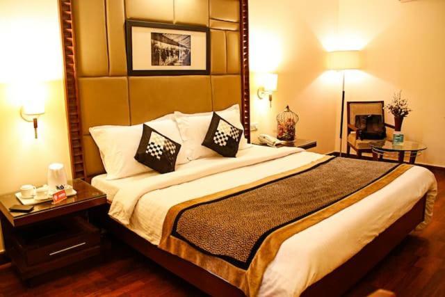 The Bmk Hotel Greater Kailash Delhi Kültér fotó